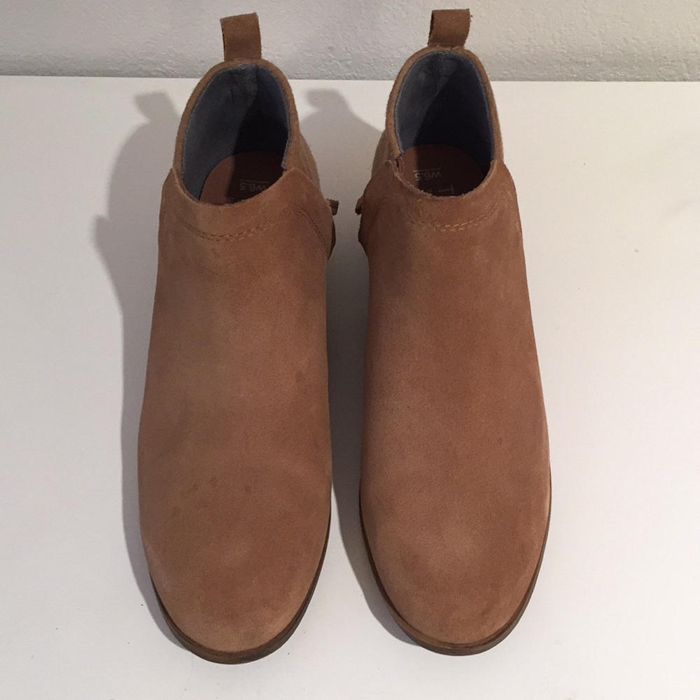 Tom's Desert Toffee Suede Women's Delia Boots 6.5